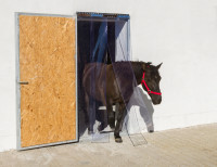 PVC-Streifenvorhang zum Einsatz in Hallen und Ställen, Paddocks PVC-Streifenvorhang zum Einsatz in Hallen und Ställen, Paddocks